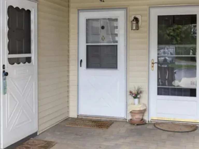 42 Norwich Pl — Photo 7