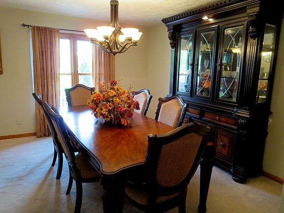 4th image of 1621 Lakewood Cir