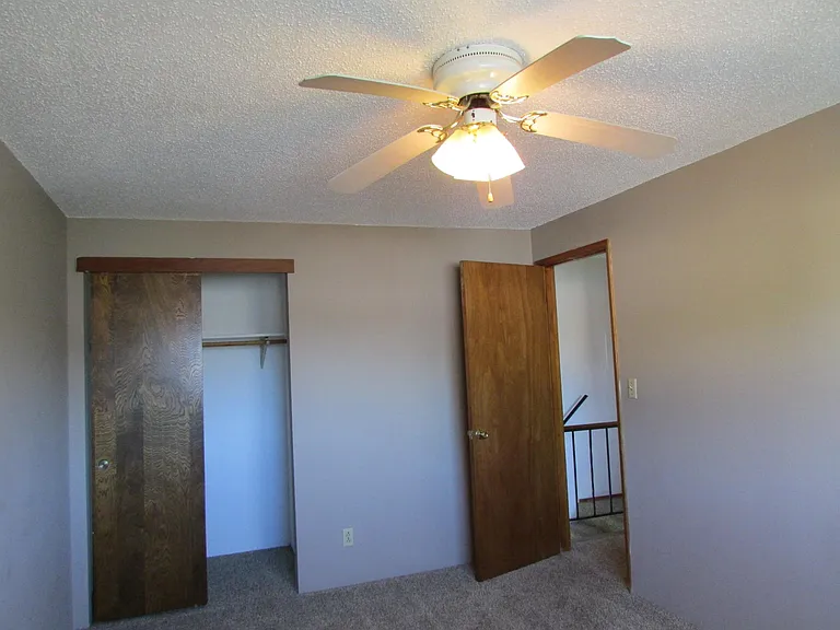 1695 NW Division St #6 — Photo 12