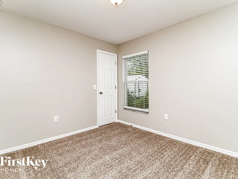 2826 Redbud Ct — Photo 12