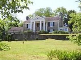 1123 E College St, Pulaski, TN 38478