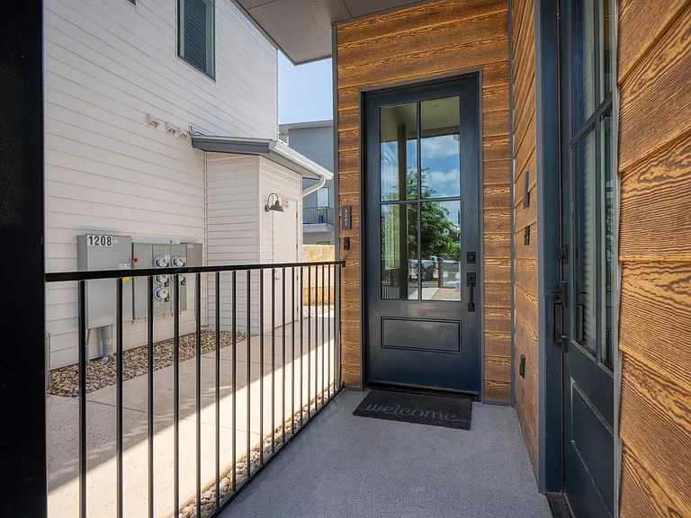 1208 N Academy Ave — Photo 13