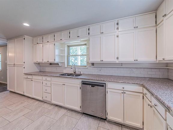5th image of 3720 Sheridon Ct