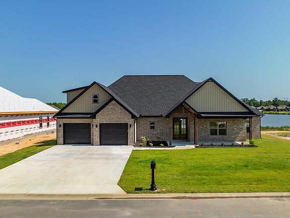 5th image of 2329 Lakewood Dr