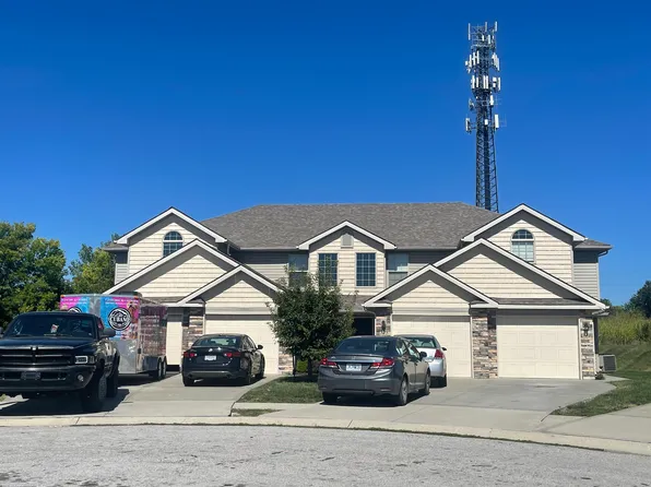 102 Barberry Ln, Raymore, MO 64083