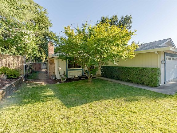 4th image of 8678 Blythe Ave