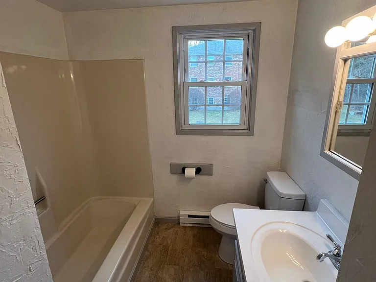 25 Ernest Ave #8 — Photo 10