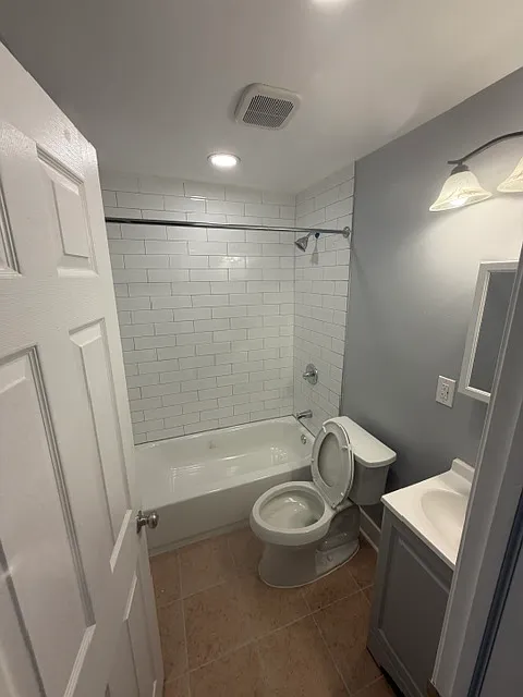 2 bed, 650 sqft, $1,450 — Photo 2