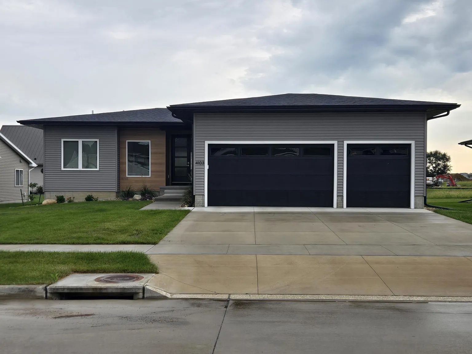 4103 Mark Dr — Photo 2