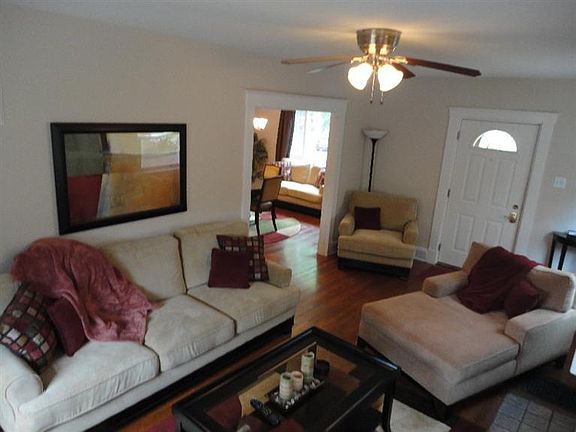 4th image of 2205 Cathedral Ave