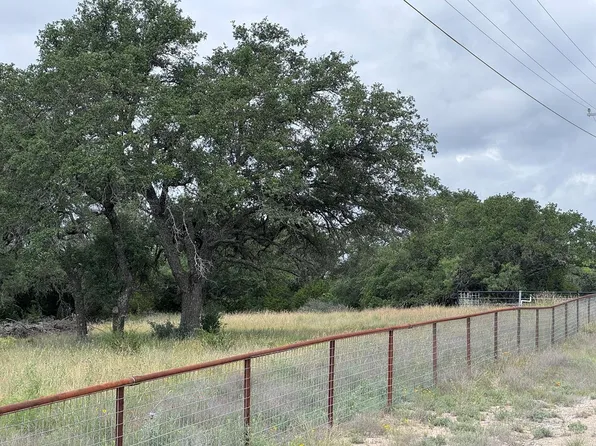 257 W Rolling Oaks Dr, Goldthwaite, TX 76844