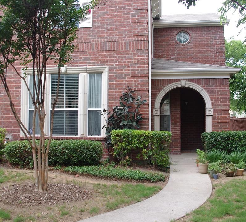 1st image of 140 Leonard St
