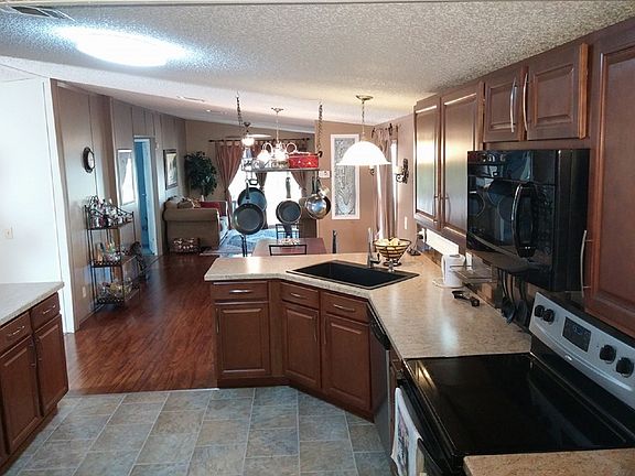 3rd image of 16622 Cordoba St