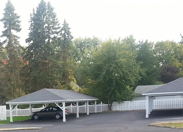 60 Colonial Estates Dr — Photo 14