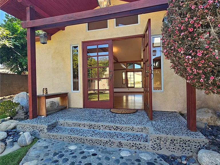 12627 Manor Dr — Photo 36