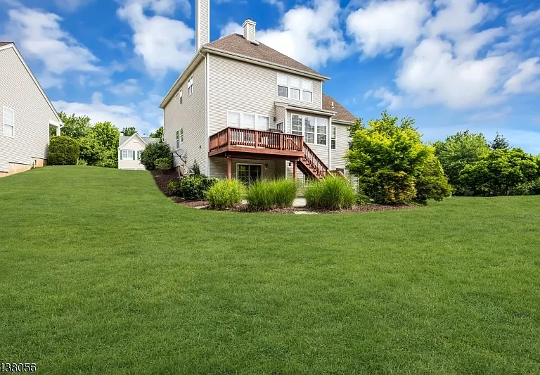 9 Hannah Ct — Photo 35