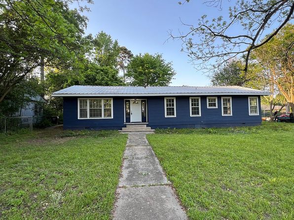 301 Morris Dr, Longview, TX 75602