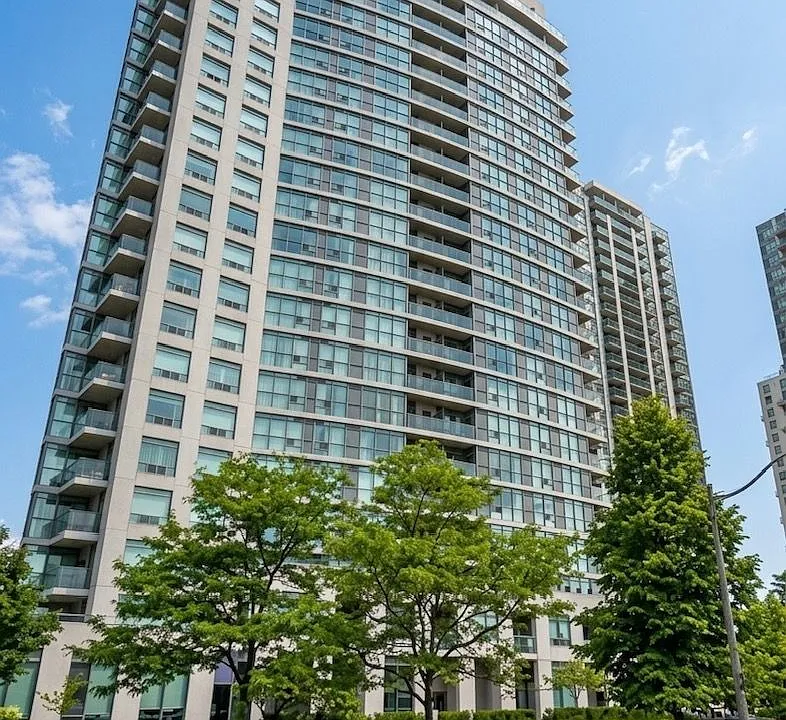 28 Harrison Garden Blvd #1109