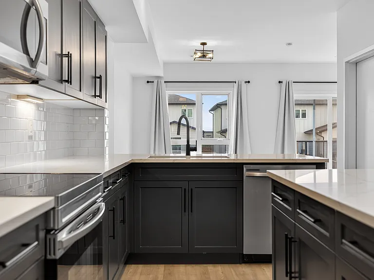 11 Merkel Manza Blvd — Photo 71