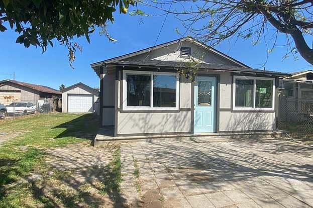 1st image of 2386 Valley Dr