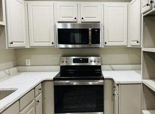 77 Quechee Hartland Rd APT 4, White River Junction, VT 05001