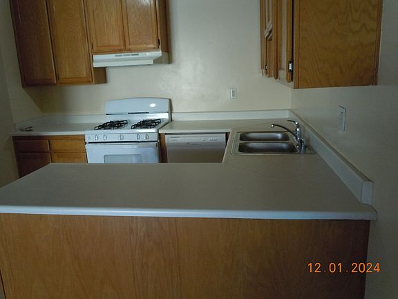 3rd image of 18531 Dearborn St