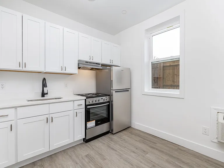 1252 Main St #1S — Photo 14