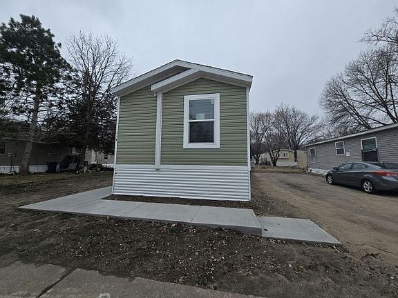 3rd image of 114 112th Sq NE Unit 156
