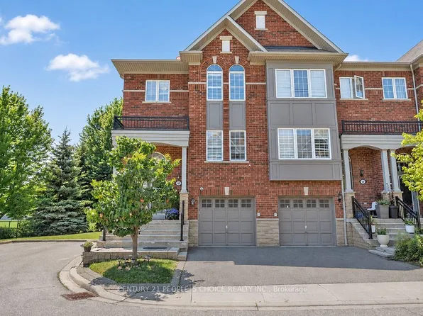 230 Paisley Blvd W #40, Mississauga, ON L5B 0C5