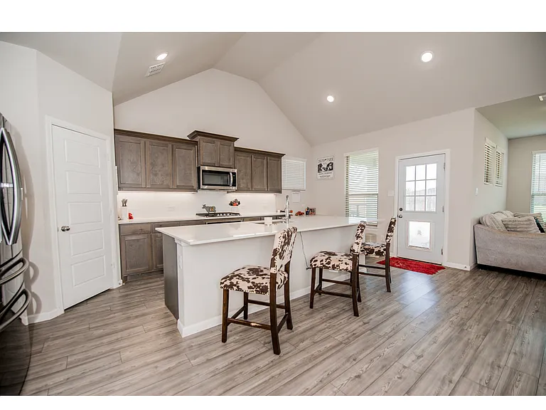 643 Hazeltine Rd — Photo 15
