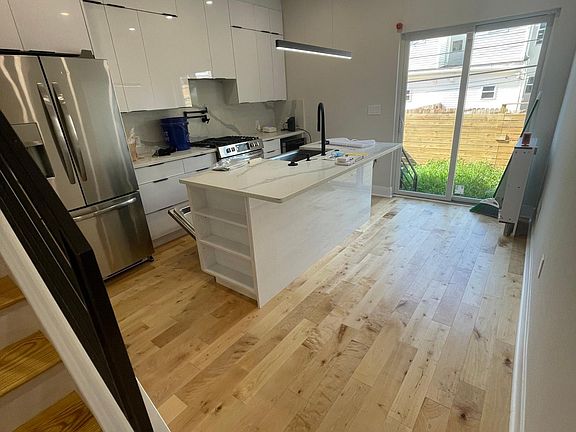 full kitchen