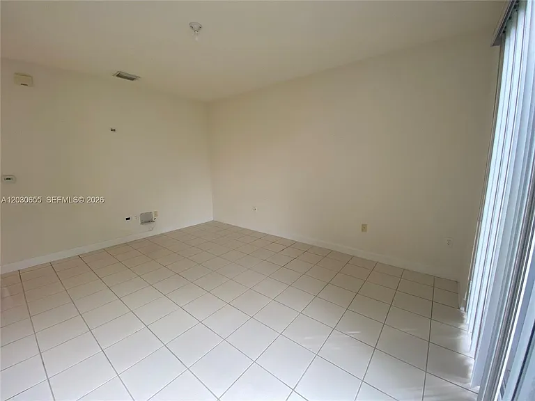 2330 SE 10th St #2330 — Photo 10