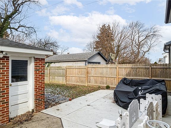 5th image of 1328 Bonnieview Ave