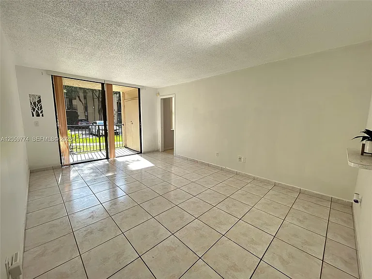 14301 N Kendall Dr #109B — Photo 18