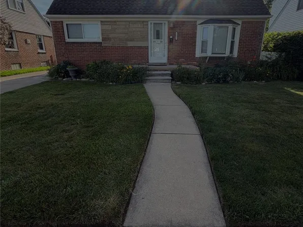 26017 Ronald St, Roseville, MI 48066