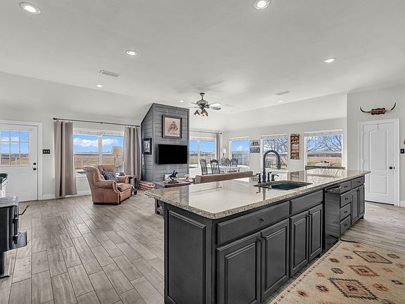 4th image of 2500 County Road 332