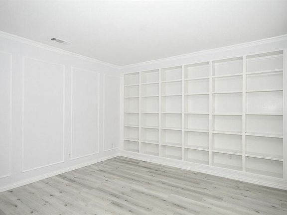 5th image of 8609 Carlyle Dr