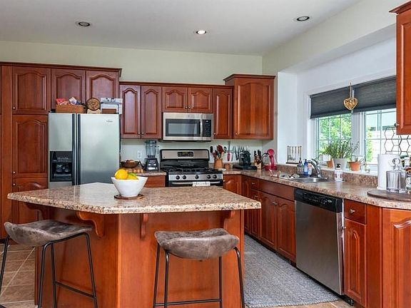4th image of 936 Wall St APT 6