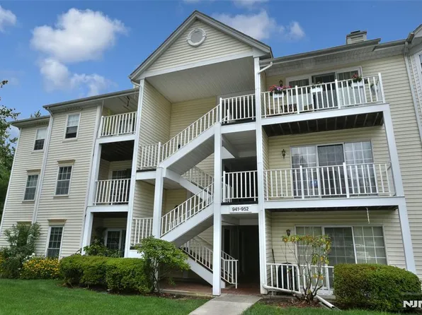 950 Juniper Way, Mahwah, NJ 07430