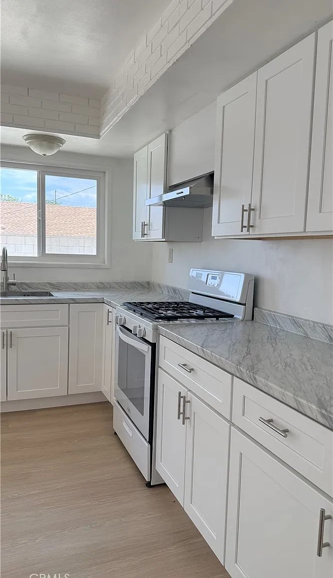 4 bed, 1326 sqft, $3,800 — Photo 4