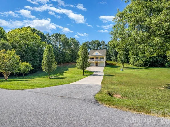556 Peaceful Creek Dr, York, SC 29745