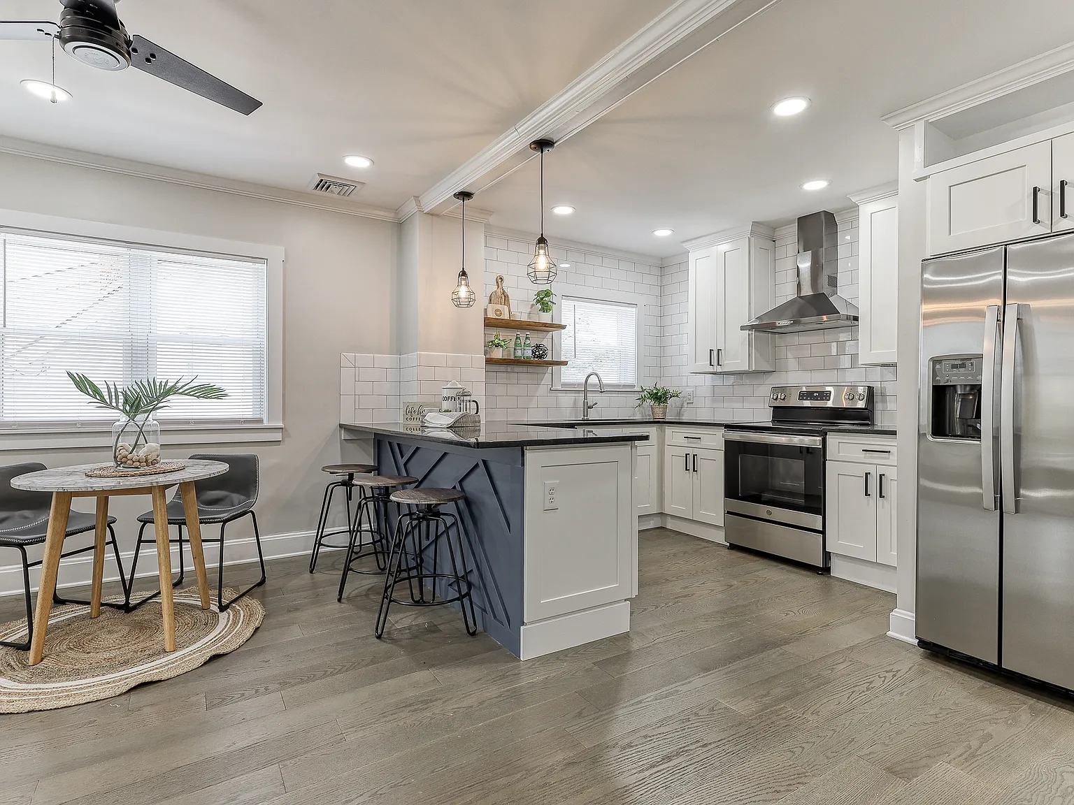 1 bed, 1.0 bath, 800 sqft, $1,600 — Photo 2