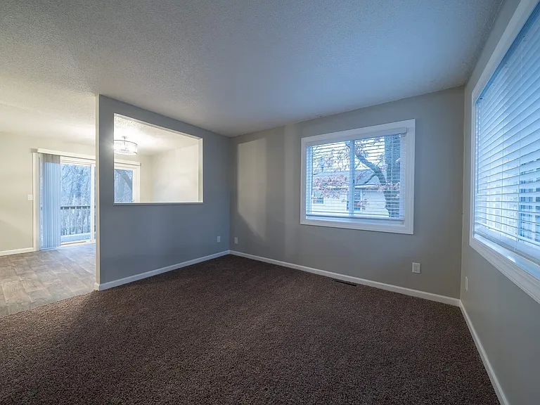 1607 Goodview Ave N #1609 — Photo 7