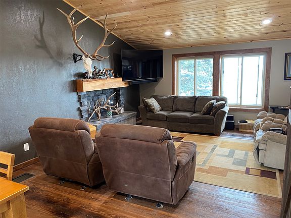 4th image of 1908 Sun River Rd