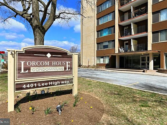 2nd image of 4401 Lee Hwy APT 22