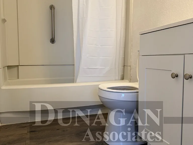 921 Franklin St — Photo 11