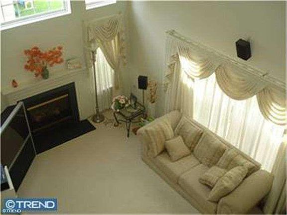 3rd image of 100 Glencoe Ct