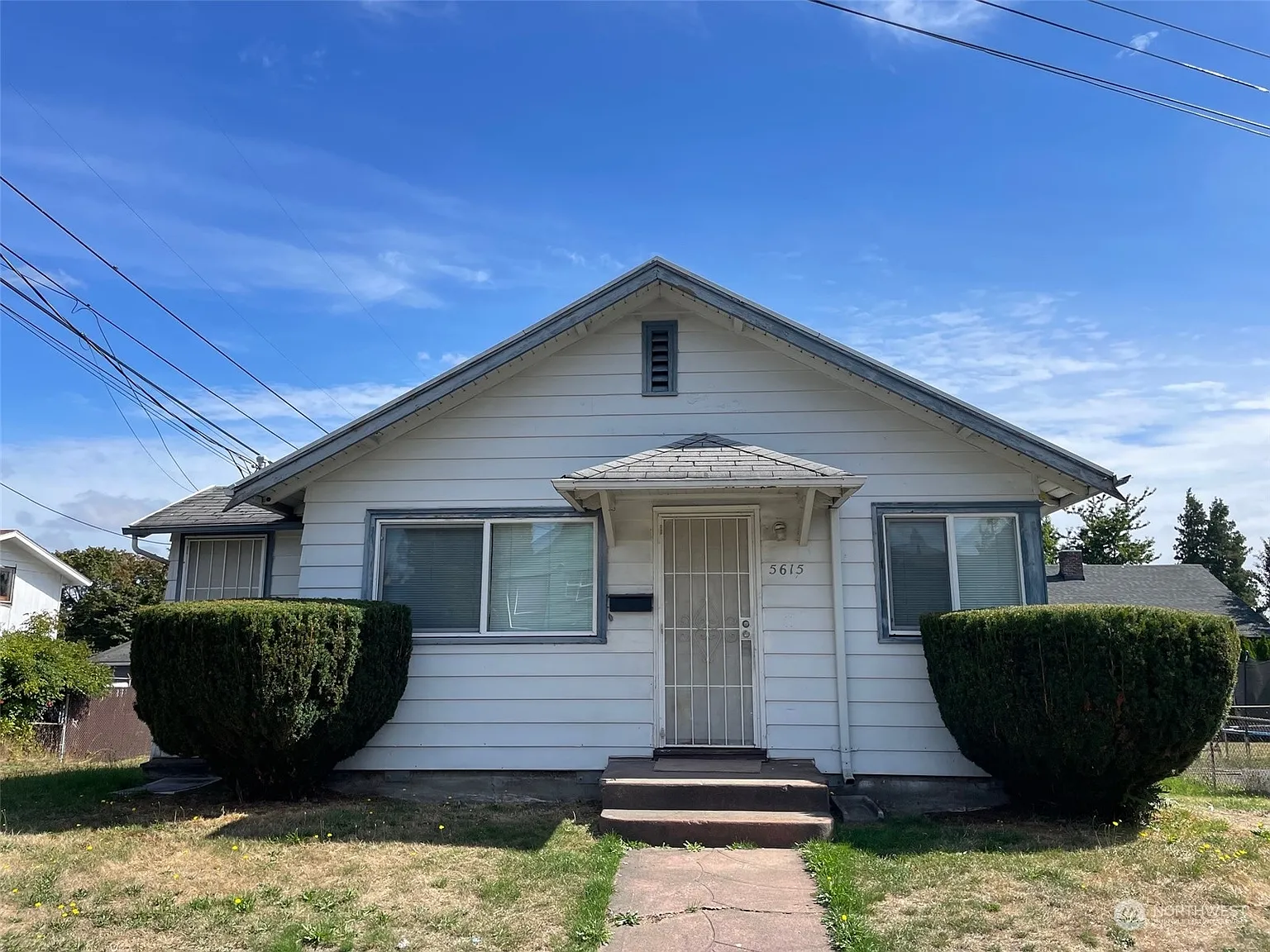 5615 S Fawcett Avenue photo 1