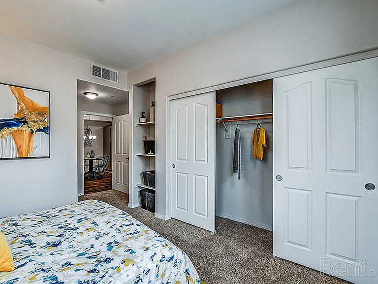 Fleetwood Apartments — Photo 10