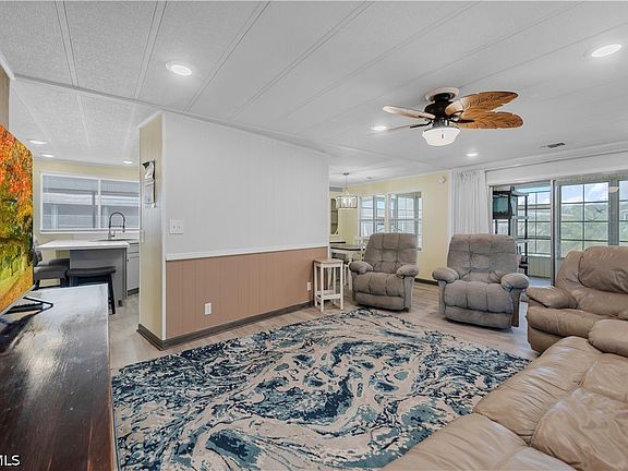 2nd image of 5506 Harbor Ln